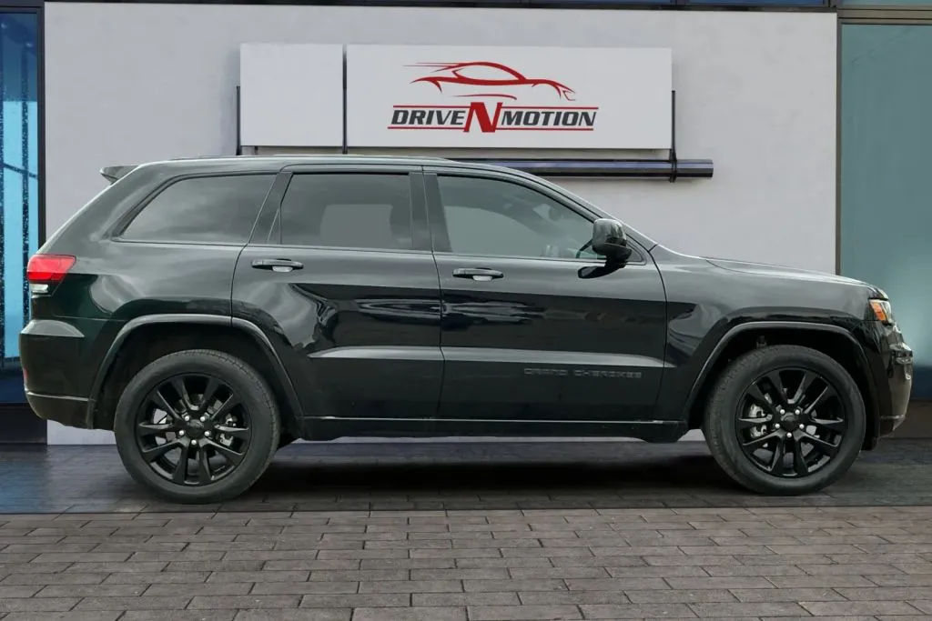 Another view of 2019 Jeep Grand Cherokee Altitude Sport Utility 4D for sale in Greeley, CO at Drive N-Motion Greeley