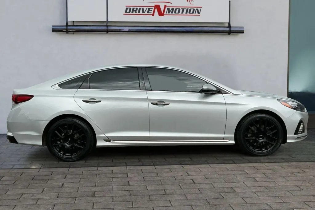 Another view of 2019 Hyundai Sonata Limited 2.0T Sedan 4D for sale in Greeley, CO at Drive N-Motion Greeley
