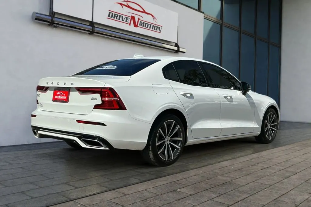 More photos of 2022 Volvo S60 B5 Inscription Sedan 4D at Drive N-Motion Greeley, CO