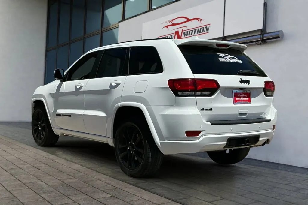 More photos of 2021 Jeep Grand Cherokee Laredo X Sport Utility 4D at Drive N-Motion Greeley, CO