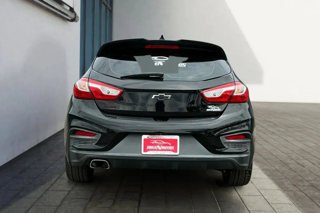 More photos of 2018 Chevrolet Cruze LT Hatchback 4D at Drive N-Motion Greeley, CO