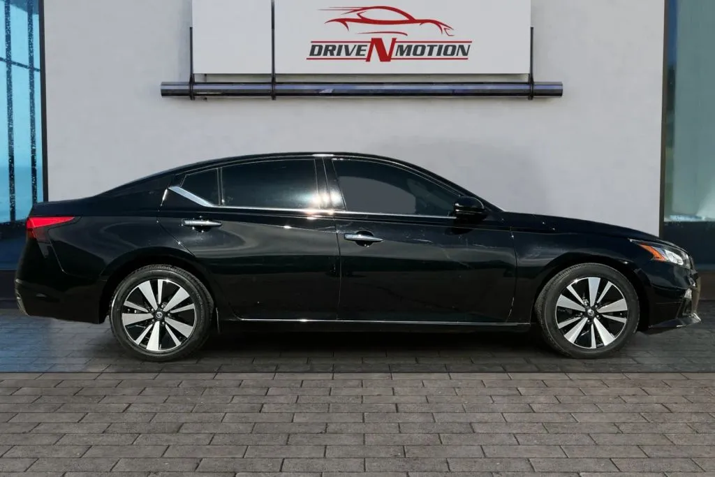 Photos of 2020 Nissan Altima 2.5 SV Sedan 4D for sale in Greeley, CO at Drive N-Motion Greeley