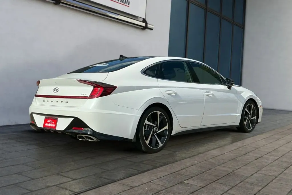 More photos of 2021 Hyundai Sonata SEL Plus Sedan 4D at Drive N-Motion Greeley, CO