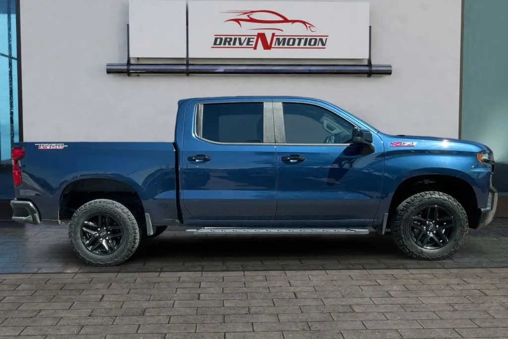 Another view of 2019 Chevrolet Silverado 1500 Crew Cab LT Trail Boss Pickup 4D 5 3/4 ft for sale in Greeley, CO at Drive N-Motion Greeley