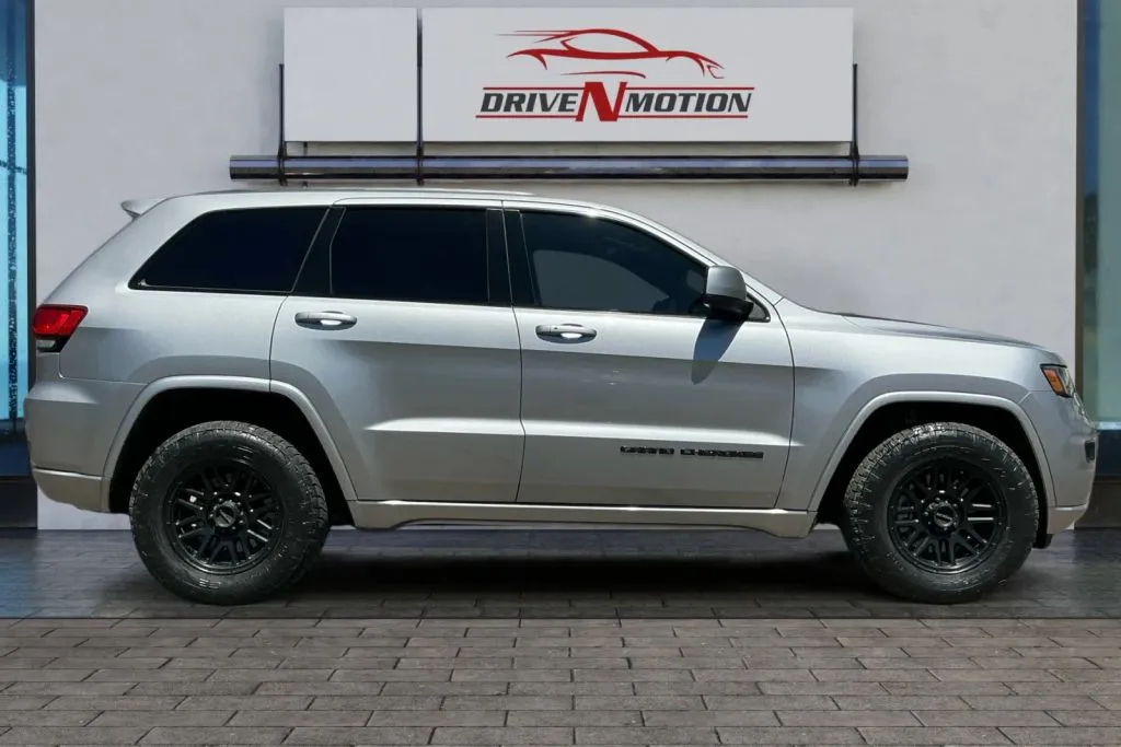 Another view of 2019 Jeep Grand Cherokee Altitude Sport Utility 4D for sale in Greeley, CO at Drive N-Motion Greeley