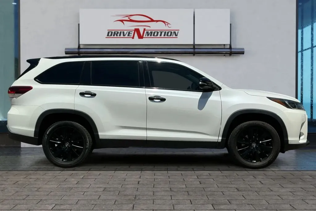 Another view of 2019 Toyota Highlander SE Sport Utility 4D for sale in Greeley, CO at Drive N-Motion Greeley