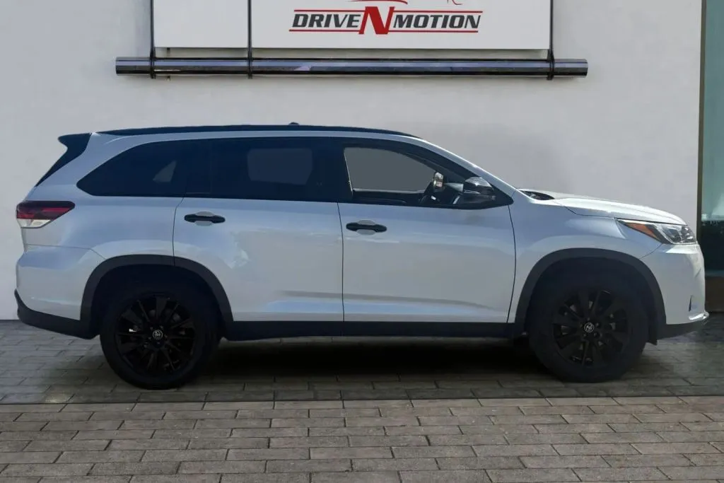 Another view of 2019 Toyota Highlander SE Sport Utility 4D for sale in Greeley, CO at Drive N-Motion Greeley