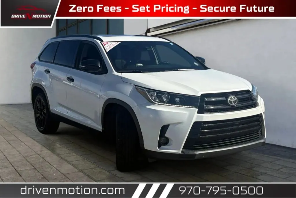 White 2019 Toyota Highlander SE Sport Utility 4D for sale in Greeley, CO