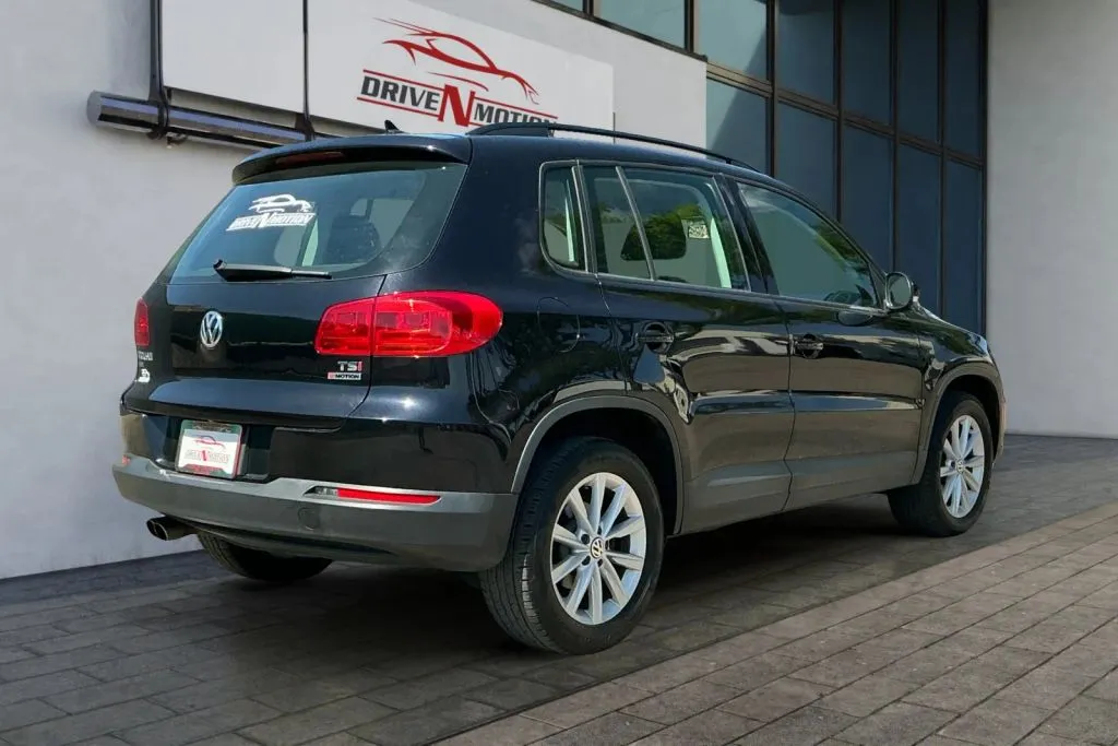 More photos of 2017 Volkswagen Tiguan Limited 2.0T 4Motion Sport Utility 4D at Drive N-Motion Greeley, CO
