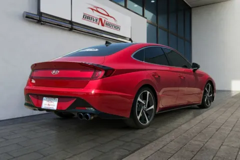 More photos of 2021 Hyundai Sonata SEL Plus Sedan 4D at Drive N-Motion Greeley, CO