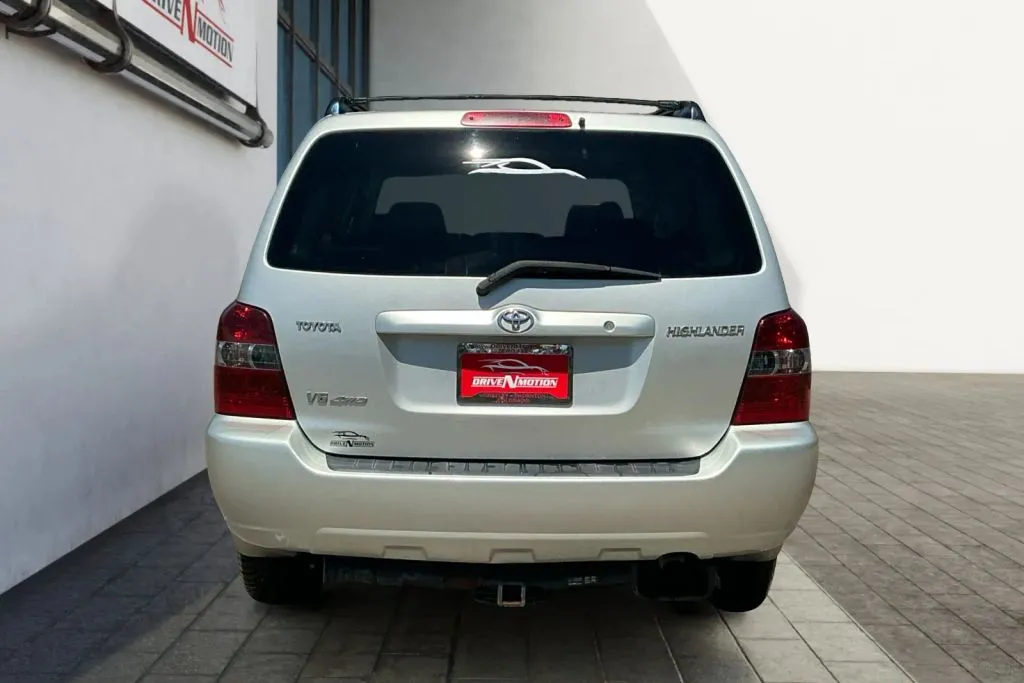 More photos of 2004 Toyota Highlander Limited Sport Utility 4D at Drive N-Motion Greeley, CO