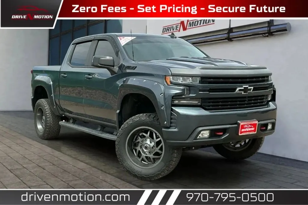 Gray 2019 Chevrolet Silverado 1500 Crew Cab RST Pickup 4D 5 3/4 ft for sale in Greeley, CO