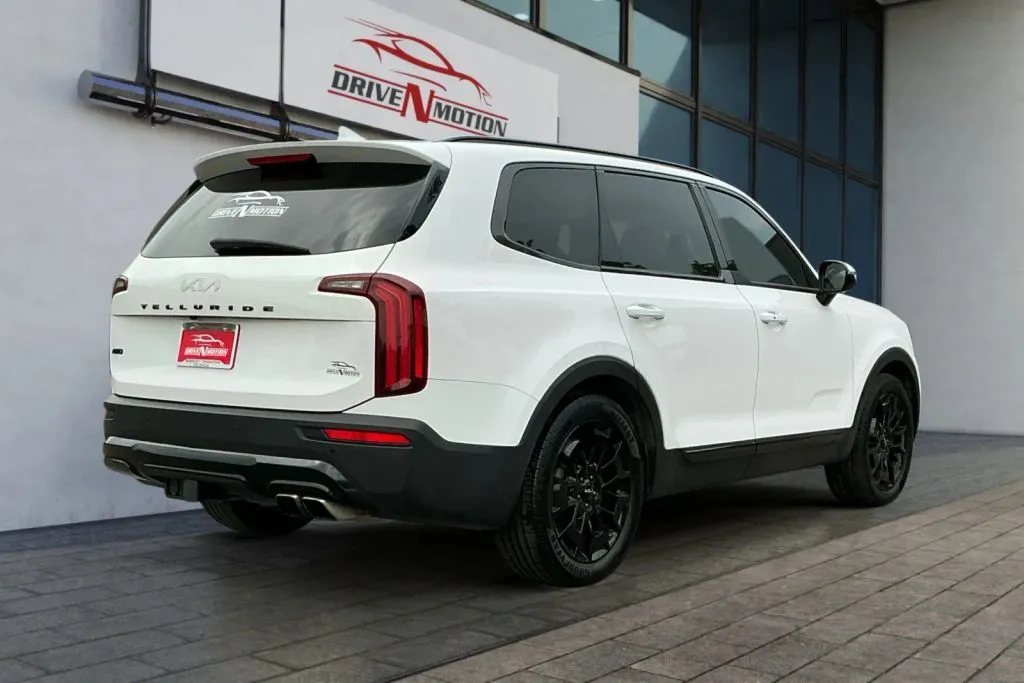 More photos of 2022 Kia Telluride SX Sport Utility 4D at Drive N-Motion Greeley, CO