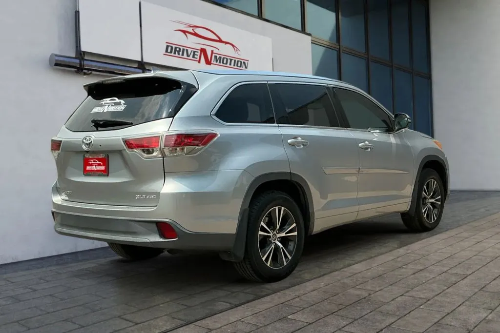 More photos of 2016 Toyota Highlander XLE Sport Utility 4D at Drive N-Motion Greeley, CO