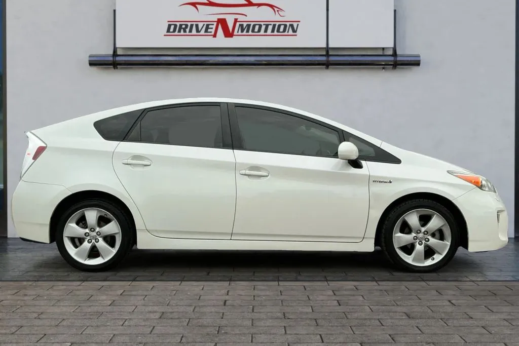 Photos of 2013 Toyota Prius Five Hatchback 4D for sale in Greeley, CO at Drive N-Motion Greeley