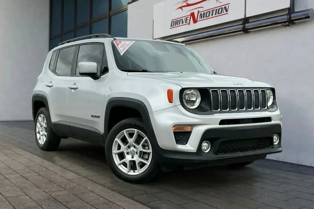 More photos of 2019 Jeep Renegade Latitude Sport Utility 4D at Drive N-Motion Greeley, CO