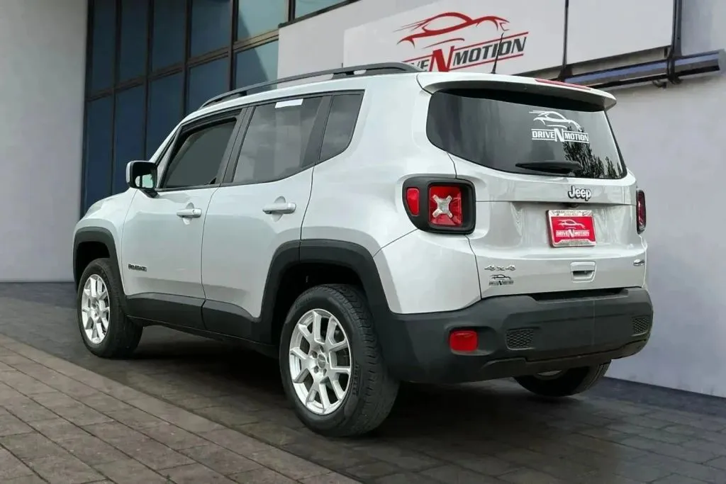 More photos of 2019 Jeep Renegade Latitude Sport Utility 4D at Drive N-Motion Greeley, CO