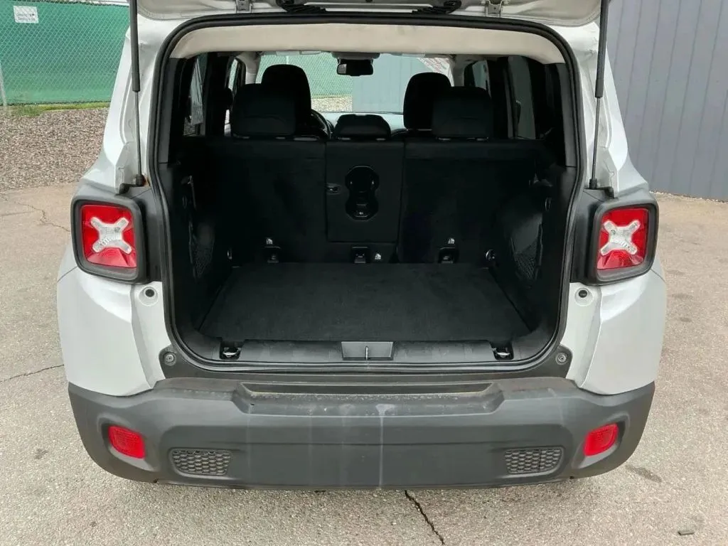 2019 Jeep Renegade Latitude - Photo 19