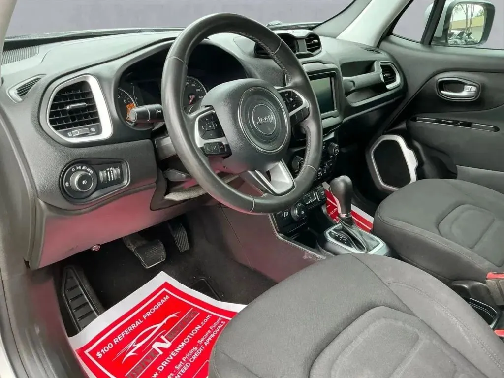 2019 Jeep Renegade Latitude - Photo 12