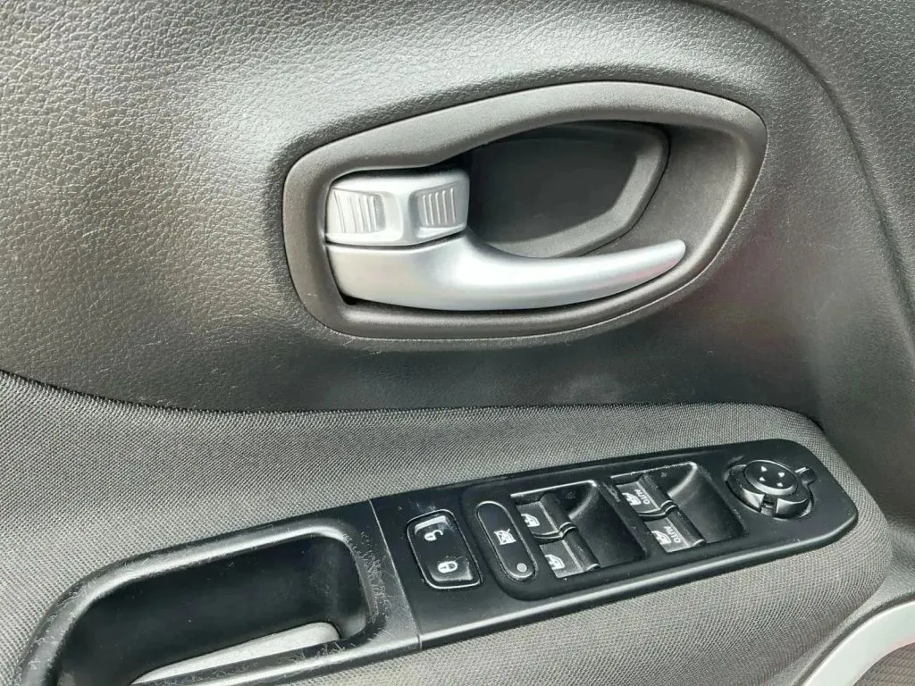 2019 Jeep Renegade Latitude - Photo 10