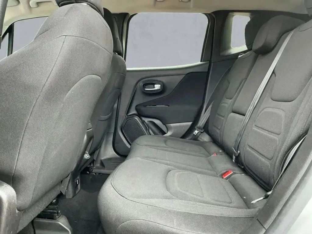 2019 Jeep Renegade Latitude - Photo 13