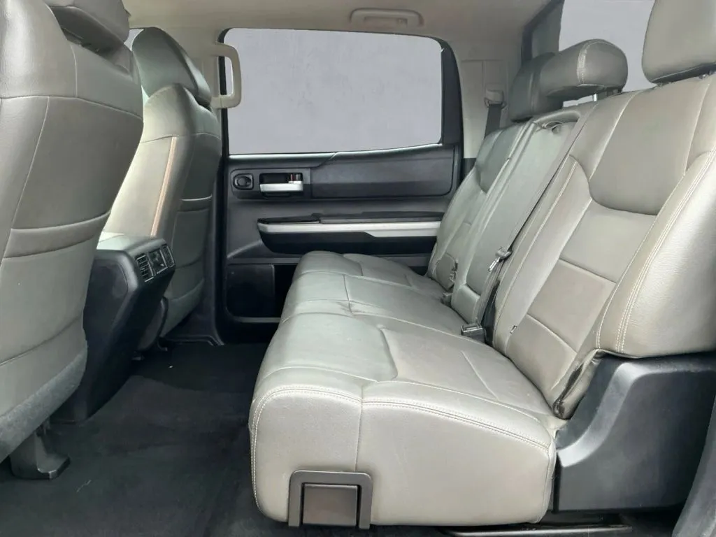 Toyota Tundra photo 14