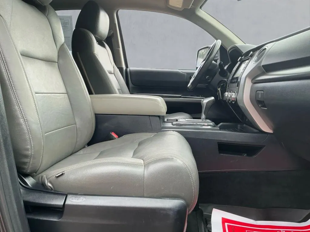 Toyota Tundra photo 23
