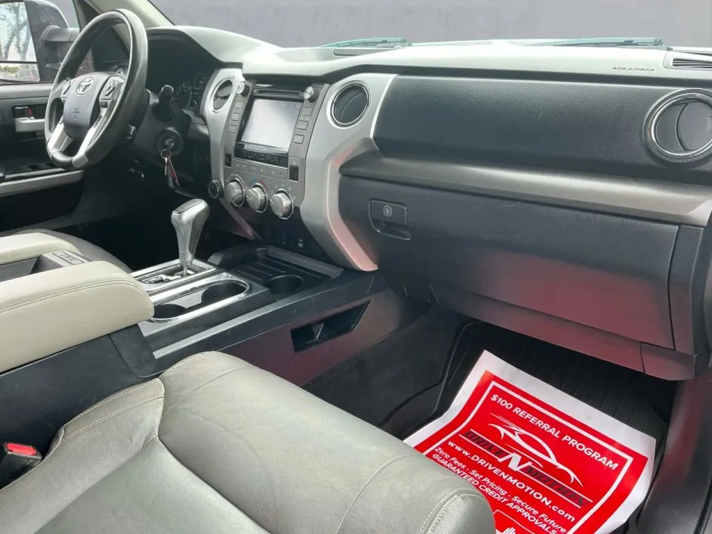 Toyota Tundra photo 22