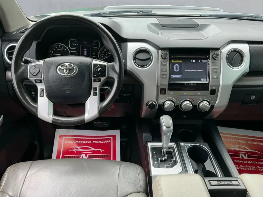 Toyota Tundra photo 16
