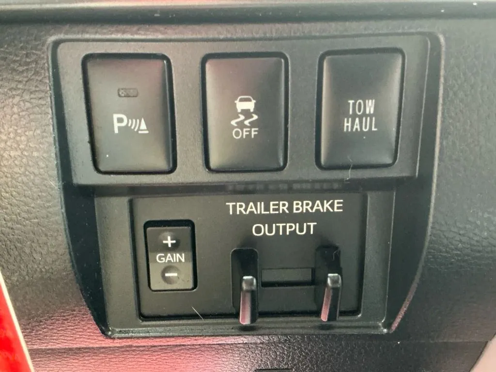 Toyota Tundra photo 36