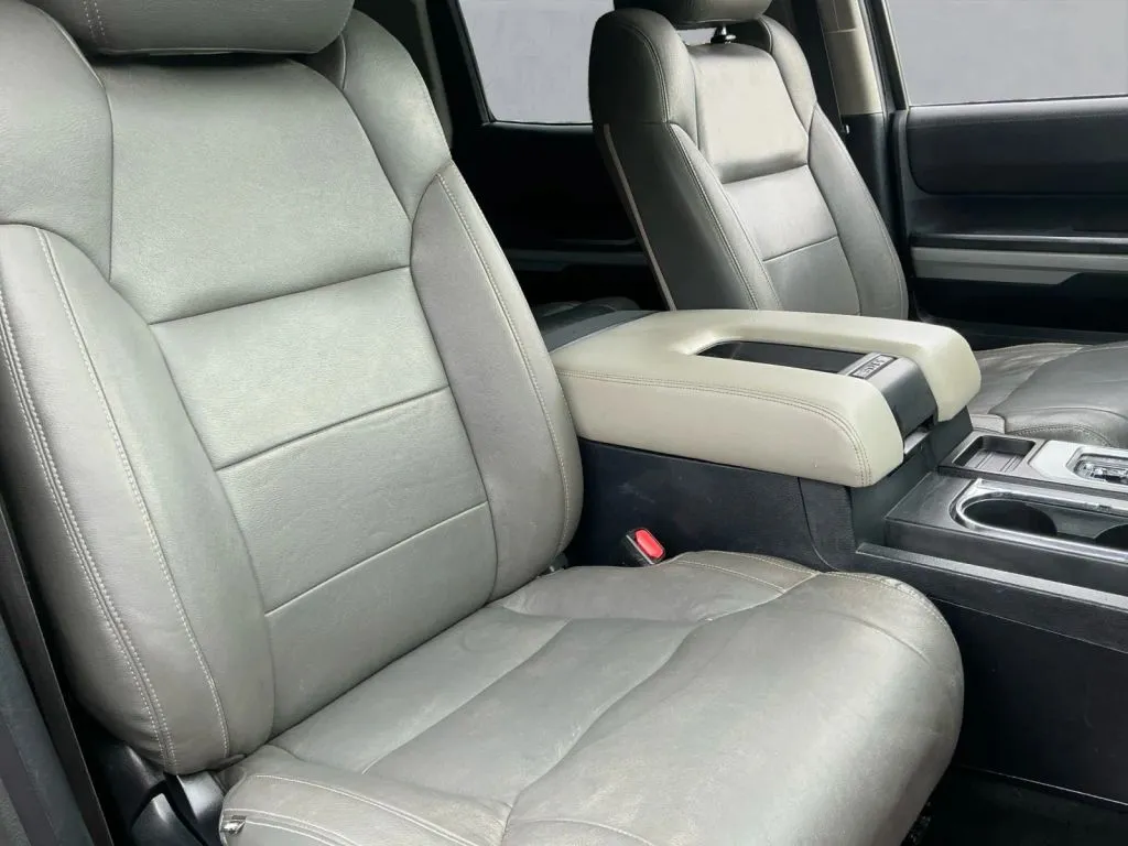 Toyota Tundra photo 24