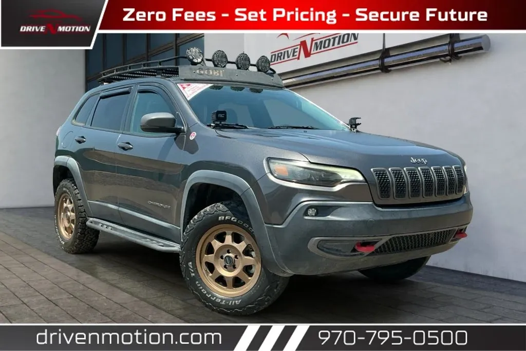 Gray 2019 Jeep Cherokee TrailHawk Sport Utility 4D for sale in Greeley, CO
