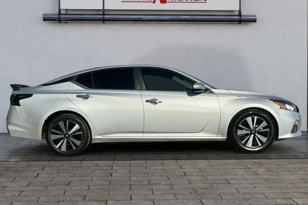Another view of 2021 Nissan Altima 2.5 SV Sedan 4D for sale in Greeley, CO at Drive N-Motion Greeley