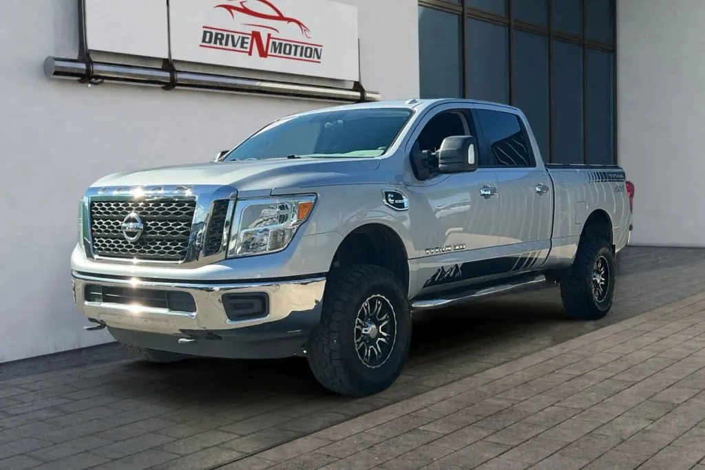 2017 Nissan Titan XD SV - Photo 7