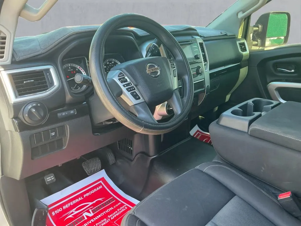 2017 Nissan Titan XD SV - Photo 13