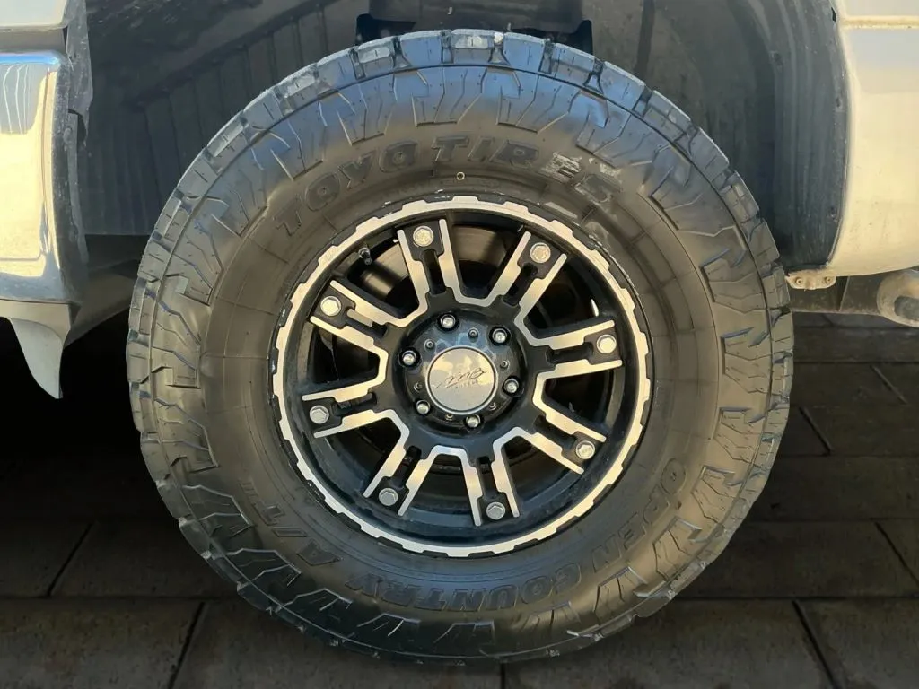 2017 Nissan Titan XD SV - Photo 24