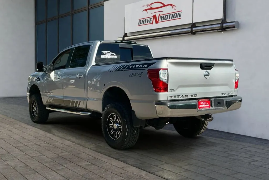 2017 Nissan Titan XD SV - Photo 6