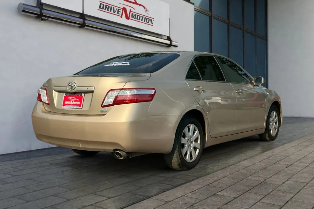 More photos of 2009 Toyota Camry Hybrid Sedan 4D at Drive N-Motion Greeley, CO