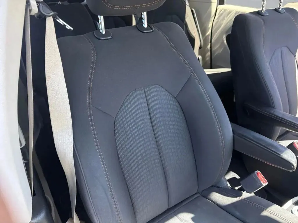 2017 Chrysler Pacifica LX - Photo 24