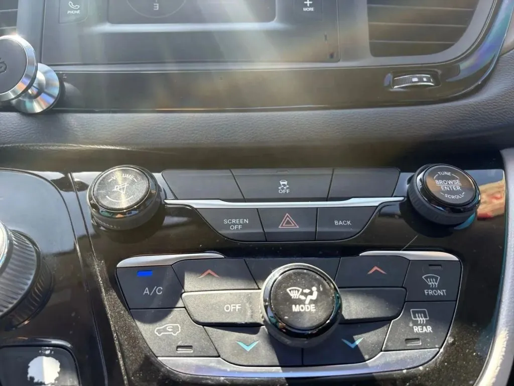 2017 Chrysler Pacifica LX - Photo 34