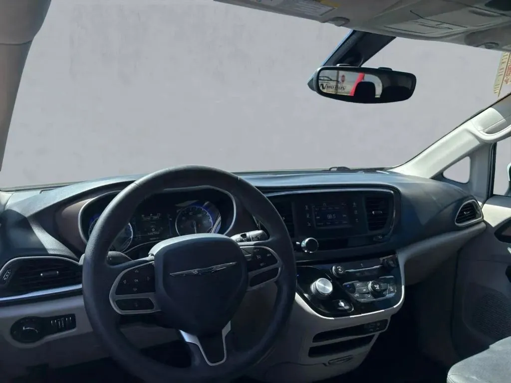 2017 Chrysler Pacifica LX - Photo 16