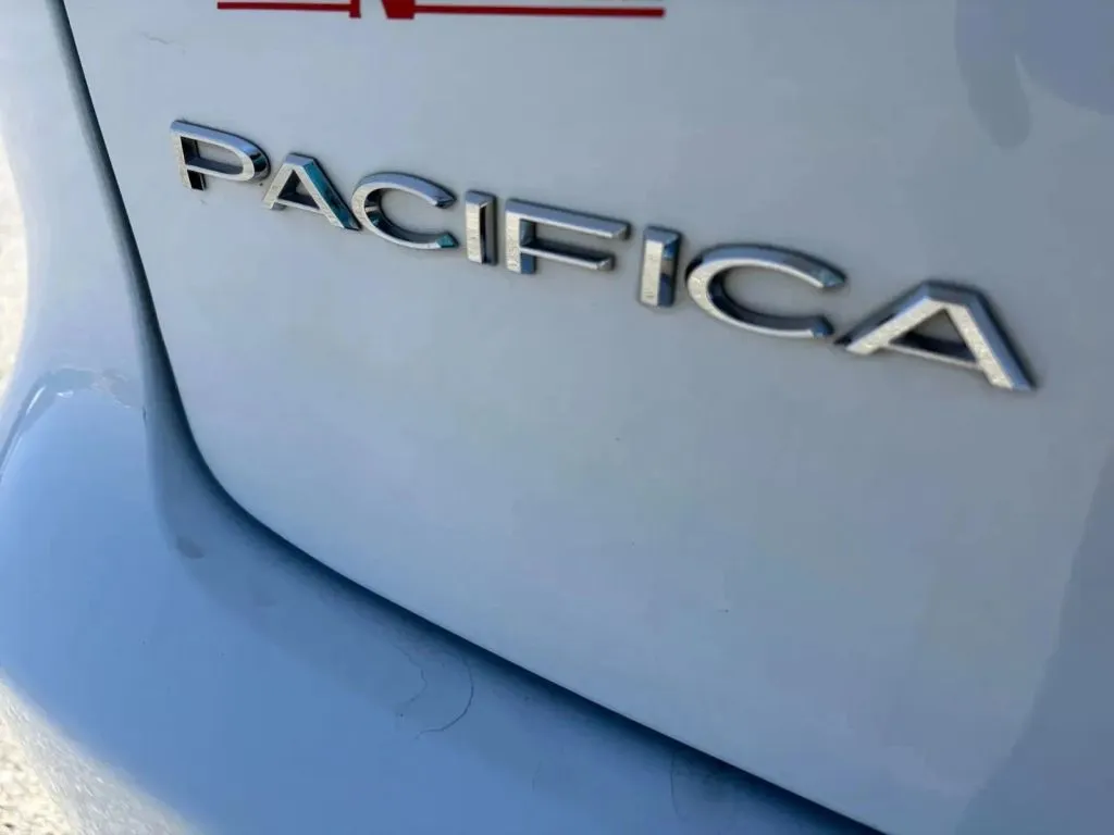 2017 Chrysler Pacifica LX - Photo 20