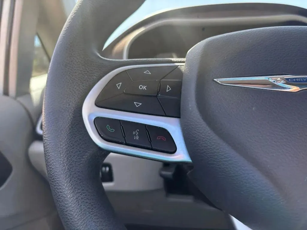 2017 Chrysler Pacifica LX - Photo 29