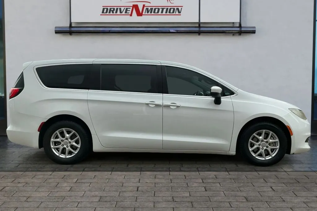 Another view of 2017 Chrysler Pacifica LX Minivan 4D for sale in Greeley, CO at Drive N-Motion Greeley