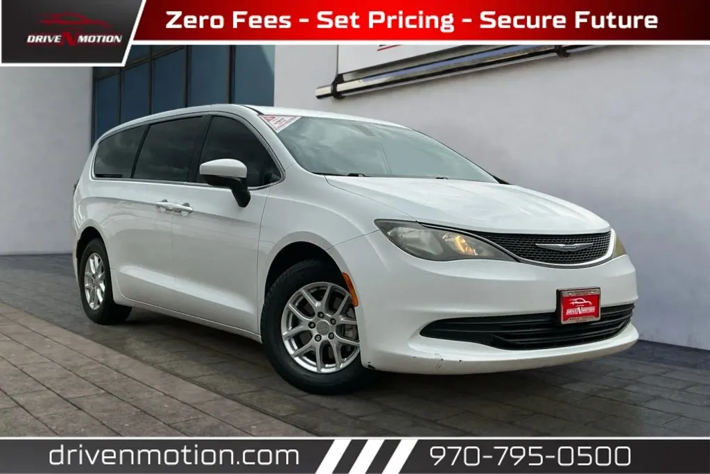 White 2017 Chrysler Pacifica LX Minivan 4D for sale in Greeley, CO