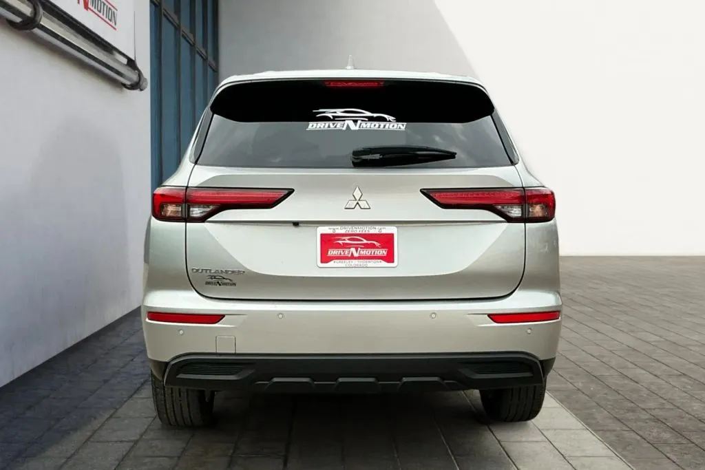 More photos of 2023 Mitsubishi Outlander ES Sport Utility 4D at Drive N-Motion Greeley, CO