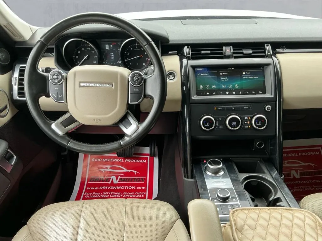 Land Rover Discovery photo 16