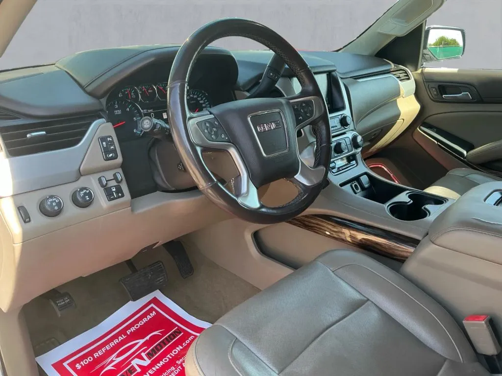 GMC Yukon photo 13