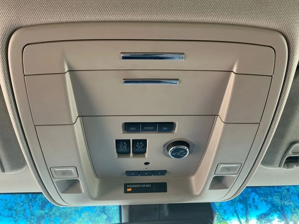 GMC Yukon photo 36