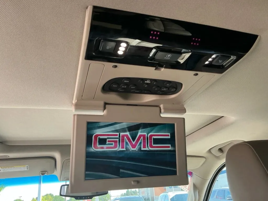 GMC Yukon photo 38